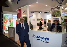 Francisco López Martínez, gerente de Vegacañada, parte del grupo Agroponiente, que presenta una nueva variedad de tomate negro asurcado. La compañía está creciendo en la comercialización de aguacate, mango y papaya. 